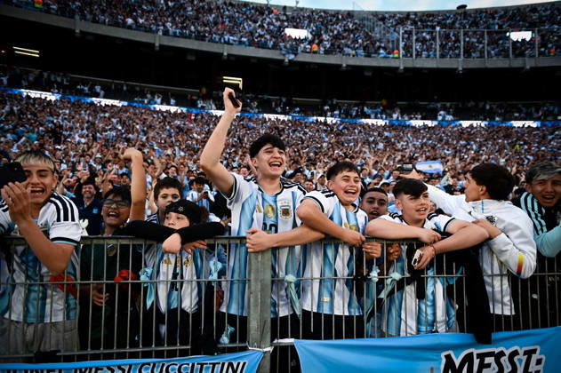 Argentina x Benin BUENOS AIRES, AR - 06.10.2026: ARGENTINA X BENIN - Fans of Argentina during the International Friendly, Länderspiel, Nationalmannschaft match between Argentina and Benin on Tuesday, October 6, 2026, at the Estadio Monumental in Buenos Aires, Argentina. The match marks Messi& 39;s farewell to the Argentine national team, Nationalteam (Photo: Gabriel Sotelo Fotoarena) x3026023x GabrielxSotelo