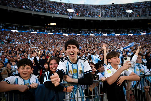 Argentina x Benin BUENOS AIRES, AR - 06.10.2026: ARGENTINA X BENIN - Fans of Argentina during the International Friendly, Länderspiel, Nationalmannschaft match between Argentina and Benin on Tuesday, October 6, 2026, at the Estadio Monumental in Buenos Aires, Argentina. The match marks Messi& 39;s farewell to the Argentine national team, Nationalteam (Photo: Gabriel Sotelo Fotoarena) x3026024x GabrielxSotelo