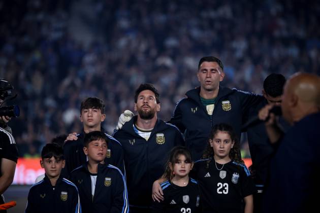 October 6, 2026, Buenos Aires, Buenos Aires, Argentina: Lionel Messi of Argentina and his family seen during the match between Argentina and Benin International Friendly, Länderspiel, Nationalmannschaft match, The last match of Messi with Argentina national team, Nationalteam The Last Match Of Messi In Buenos Aires, Argentina - 06 Oct 2026  - ZUMAs197 20261006_aaa_s197_143 Copyright: xRobertoxxTuerox