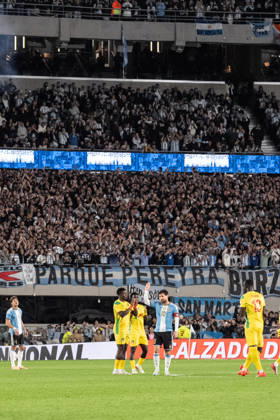 BUENOS AIRES, ARGENTINA - OCTOBER 06: Lionel Messi of Argentina acknowledges the fans during the International Friendly, Länderspiel, Nationalmannschaft football match between Argentina and Benin at Estadio Monumental Antonio V. Liberti on October 06, 2026 in Buenos Aires, Argentina. (Photo by Richard Callis Sports Press Photo) Copyright: xRichardxCallis SportsxPressxPhotox Sportspressphoto_SPR247807