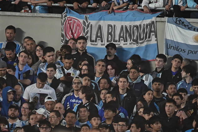 Argentina x Benin BUENOS AIRES, AR - 06.10.2026: ARGENTINA X BENIN - Fans of Argentina during the International Friendly, Länderspiel, Nationalmannschaft match between Argentina and Benin on Tuesday, October 6, 2026, at the Estadio Monumental in Buenos Aires, Argentina. The match marks Messi& 39;s farewell to the Argentine national team, Nationalteam (Photo: Gabriel Sotelo Fotoarena) x3026064x GabrielxSotelo