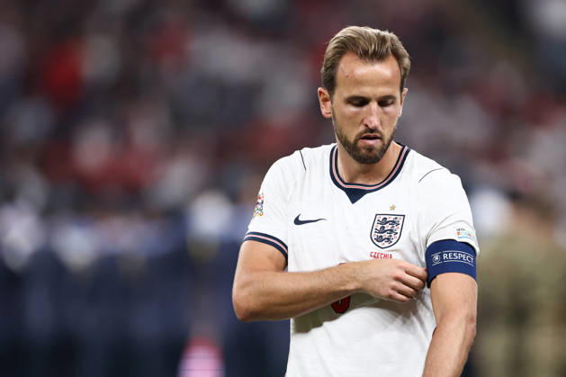 England v Czech Republic 06 October 2026, London - UEFA Nations League - England v Czech Republic - Harry Kane of England adjusts his captains armband - Photo: Jacques Feeney Offside. London UK Copyright: xJacquesxFeeneyx xOffsidexOffside