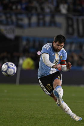 BUENOS AIRES, ARGENTINA - OCTOBER 06: Lionel Messi of Argentina national team, Nationalteam take a shot during the International Friendly, Länderspiel, Nationalmannschaft match between Argentina and Benin at Estadio Mas Monumental on October 06, 2026 in Buenos Aires, Argentina. Photo by SFSI Argentina National team v Benin Copyright: xSFSIx