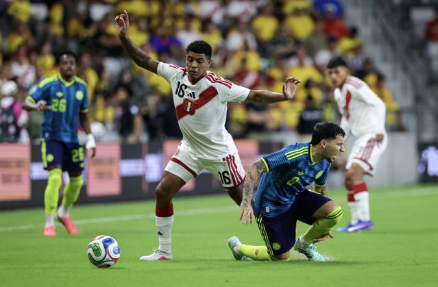 International soccer friendly - Colombia vs. Peru Peru midfielder Wilder Cartagena (L) in action against Colombia midfielder Gustavo Puerta (R) during the international soccer friendly between Colombia and Peru at Nu Stadium in Miami, Florida, USA, 06 October 2026. MIAMI FLORIDA United States Copyright: xCRISTOBALxHERRERA-ULASHKEVICHx