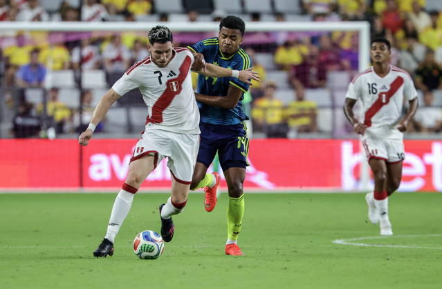 International soccer friendly - Colombia vs. Peru Peru forward Adrian Ugarriza (L) in action against Colombia midfielder Jhon Solis (C) during the international soccer friendly between Colombia and Peru at Nu Stadium in Miami, Florida, USA, 06 October 2026. MIAMI FLORIDA United States Copyright: xCRISTOBALxHERRERA-ULASHKEVICHx