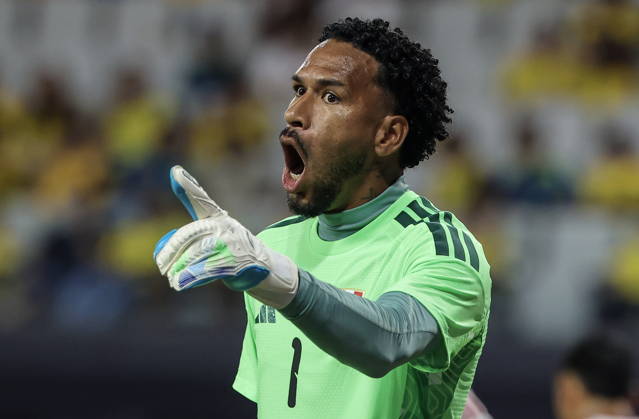 International soccer friendly - Colombia vs. Peru Peru goalkeeper Pedro Gallese reacts during the international soccer friendly between Colombia and Peru at Nu Stadium in Miami, Florida, USA, 06 October 2026. MIAMI FLORIDA United States Copyright: xCRISTOBALxHERRERA-ULASHKEVICHx