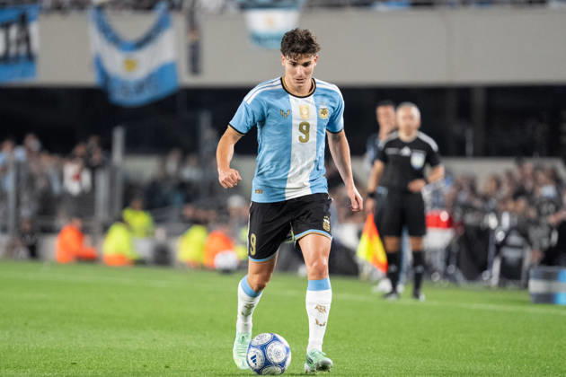 BUENOS AIRES, ARGENTINA - OCTOBER 06: Julian Alvarez of Argentina runs with the ball during the International Friendly, Länderspiel, Nationalmannschaft football match between Argentina and Benin at Estadio Monumental Antonio V. Liberti on October 06, 2026 in Buenos Aires, Argentina. (Photo by Richard Callis Sports Press Photo) Copyright: xRichardxCallis SportsxPressxPhotox Sportspressphoto_SPR247864