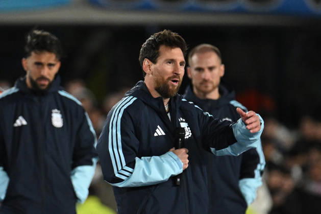 Lionel Messi farewell match BUENOS AIRES, ARGENTINA - OCTOBER 6: Lionel Messi of Argentina talk at fans during his farewell match with the national team, Nationalteam at the International Friendly, Länderspiel, Nationalmannschaft match between Argentina Vs Benin at Monumental Stadium on October 6, 2026 in Buenos Aires, Argentina. Buenos Aires Estadio Monumental Antonio Liberti Buenos Aires Argentina Copyright: xIMAGOx xPhotoCero5x xLucianoxBisbalx