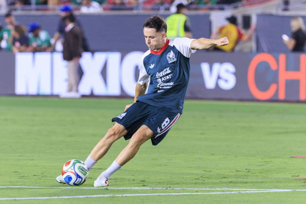 October 6, 2026, Los Angeles, California, USA: Alvaro Fidalgo 8 of Mexico during warm ups prior to their International Friendly, Länderspiel, Nationalmannschaft match against Chile at the Los Angeles Memorial Coliseum on Tuesday October 6, 2026 in Los Angeles, California. ARIANA RUIZ PI Los Angeles USA - ZUMAp124 20261006_zaa_p124_066 Copyright: xArianaxRuizx
