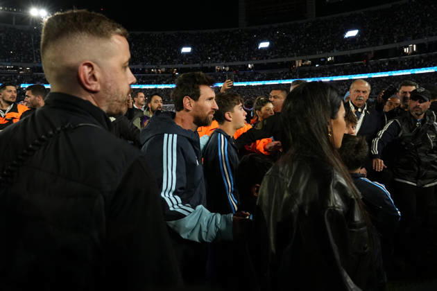 Messi bade farewell to Argentina in the friendly match against Benin BUENOS AIRES, ARGENTINA - OCTOBER 6: Argentine football legend and national team, Nationalteam captain Lionel Messi is taking the field for his farewell match in front of over 80,000 spectators at the Monumental Stadium, in Buenos Aires, Argentina on October 6, 2026. Argentine football star Lionel Messi played his final international match, Länderspiel, Nationalmannschaft in the friendly game between Argentina and Benin. The 39-year-old walk onto the stadium pitch for the final time in the sky-blue and white jersey, entering his farewell as Argentina s record appearance-maker and leading scorer with 207 caps and 125 goals. Luciano Gonzalez Anadolu Buenos Aires Argentina. Editorial use only. Please get in touch for any other usage.  Copyright: x2026xAnadoluxLucianoxGonzalezx