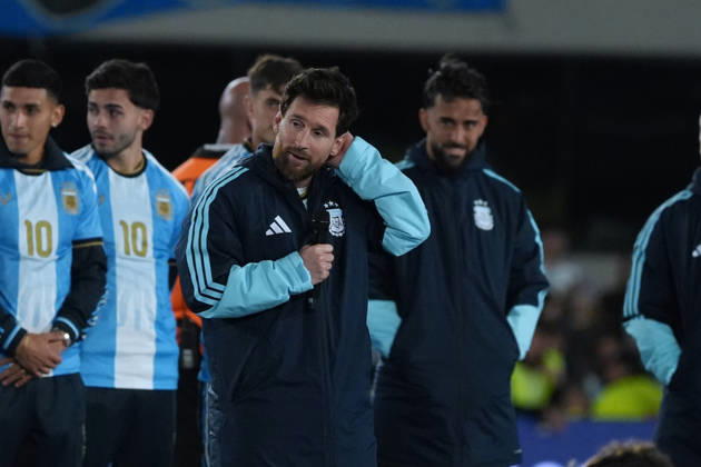 Messi bade farewell to Argentina in the friendly match against Benin BUENOS AIRES, ARGENTINA - OCTOBER 6: Argentine football legend and national team, Nationalteam captain Lionel Messi bids farewell to fans at the end of the his farewell match in front of over 80,000 spectators at the Monumental Stadium, in Buenos Aires, Argentina on October 6, 2026. Argentine football star Lionel Messi played his final international match, Länderspiel, Nationalmannschaft in the friendly game between Argentina and Benin. The 39-year-old walk onto the stadium pitch for the final time in the sky-blue and white jersey, entering his farewell as Argentina s record appearance-maker and leading scorer with 207 caps and 125 goals. Luciano Gonzalez Anadolu Buenos Aires Argentina. Editorial use only. Please get in touch for any other usage.  Copyright: x2026xAnadoluxLucianoxGonzalezx