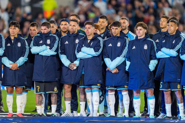 Benin v Argentina BUENOS AIRES, ARGENTINA - OCTOBER 6: Enzo Fernandez 24, Julian Alvarez 9, Nicolas Otamendi 19, Rodrigo de Paul 7 and Leandro Paredes 5 of Argentina react to Messi s speech after a game between Benin and Argentina at Estadio Monumental on October 6, 2026 in Buenos Aires, Argentina Buenos Aires Estadio Monumental Argentina Copyright: xAndrewxJ.xClark ISIxPhotosx 9950