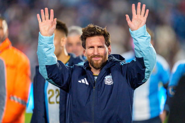 Benin v Argentina BUENOS AIRES, ARGENTINA - OCTOBER 6: Lionel Messi 10 of Argentina waves goodbye one last time before leaving the pitch after a game between Benin and Argentina at Estadio Monumental on October 6, 2026 in Buenos Aires, Argentina Buenos Aires Estadio Monumental Argentina Copyright: xAndrewxJ.xClark ISIxPhotosx 9950