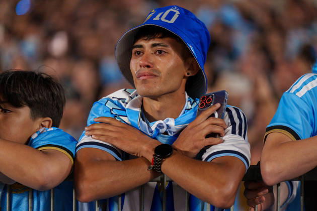 Benin v Argentina BUENOS AIRES, ARGENTINA - OCTOBER 6: An Argentina fan cries during a game between Benin and Argentina at Estadio Monumental on October 6, 2026 in Buenos Aires, Argentina Buenos Aires Estadio Monumental Argentina Copyright: xAndrewxJ.xClark ISIxPhotosx 9950