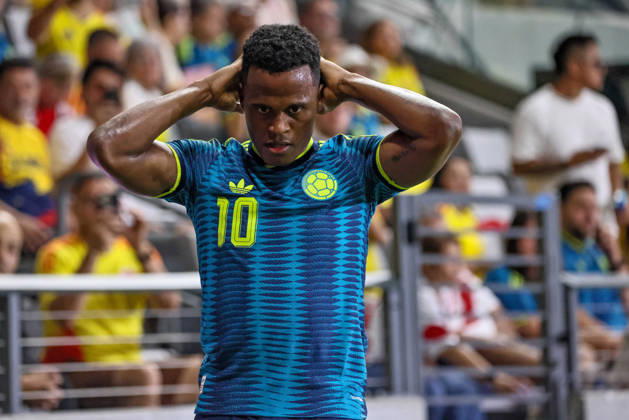 MIAMI, FL - OCTOBER 06: Jhon Arias 10 of Colombia looks on during an International Friendly, Länderspiel, Nationalmannschaft soccer match between Colombia and Peru at NU Stadium on October 06, 2026 in Miami, Florida.(Photo by Chris Arjoon Icon Sportswire) SOCCER: OCT 06 Colombia vs Peru EDITORIAL USE ONLY Icon2610060000045