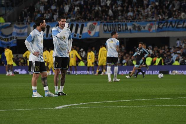 Messi juega su último partido con la selección Argentina en Buenos Aires El futbolista Lionel Messi durante el calentamiento antes del partido entre las selecciones de Argentina y Benín, a 6 de octubre de 2026, en Buenos Aires (Argentina). El partido será la última ocasión en la que Leo Messi vestirá la albiceleste tras anunciar su retiro del fútbol de selecciones. 06 OCTUBRE 2026;MESSI;ÚLTIMO PARTIDO;ARGENTINA;RETIRADA;ASTRO;FUTBOLISTA;ARGENTINO;FÚTBOL;MEJOR JUGADOR; Sebastiá Buenos Aires (Argentina) Buenos Aires (Argentina) Espana Copyright: xSebastianxHipperdingerx 7825452