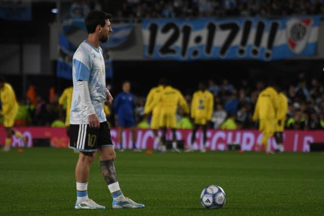 Messi juega su último partido con la selección Argentina en Buenos Aires El futbolista Lionel Messi durante el calentamiento antes del partido entre las selecciones de Argentina y Benín, a 6 de octubre de 2026, en Buenos Aires (Argentina). El partido será la última ocasión en la que Leo Messi vestirá la albiceleste tras anunciar su retiro del fútbol de selecciones. 06 OCTUBRE 2026;MESSI;ÚLTIMO PARTIDO;ARGENTINA;RETIRADA;ASTRO;FUTBOLISTA;ARGENTINO;FÚTBOL;MEJOR JUGADOR; Sebastiá Buenos Aires (Argentina) Buenos Aires (Argentina) Espana Copyright: xSebastianxHipperdingerx 7825455