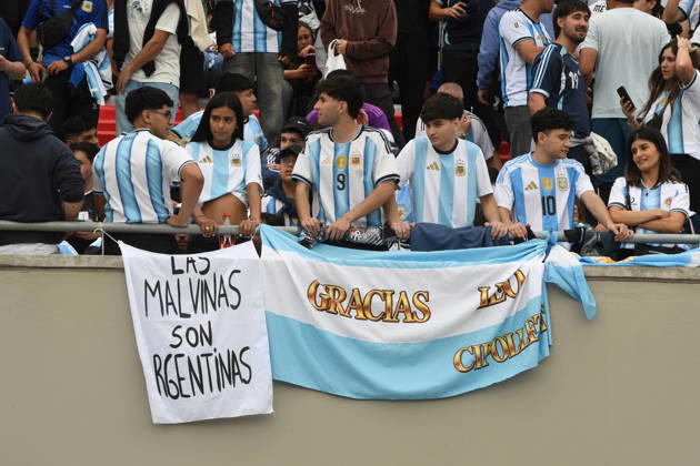 Messi juega su último partido con la selección Argentina en Buenos Aires Aficionados durante la celebración del partido entre las selecciones de Argentina y Benín, a 6 de octubre de 2026, en Buenos Aires (Argentina). El partido será la última ocasión en la que Leo Messi vestirá la albiceleste tras anunciar su retiro del fútbol de selecciones. 07 OCTUBRE 2026 Sebastiá Buenos Aires (Argentina) Buenos Aires (Argentina) Espana Copyright: xSebastianxHipperdingerx 7825497