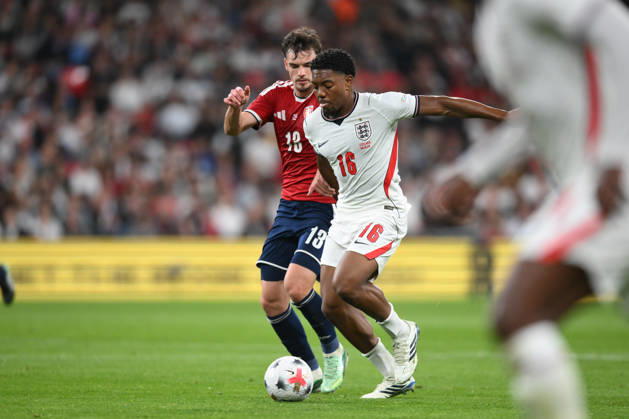 England v Czechia - UEFA Nations League 2026 27 Group A3 MD4 Myles Lewis-Skelly of England is put under pressure by Lukas Ambros of Czechia during the UEFA Nations League League A, Group 3 match between England and Czechia at Wembley Stadium in London, on October 6, 2026. London Greater London United Kingdom  Copyright: xMIxNewsx originalFilename:fletcher-englandv261006_npoWT.jpg