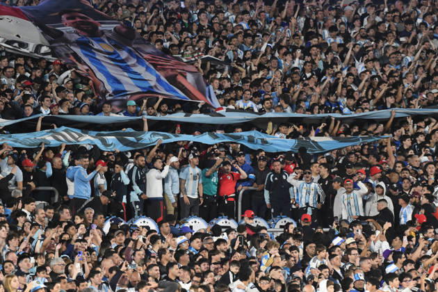 Argentina v Benin - International Friendly, Länderspiel, Nationalmannschaft Fans of Argentina watch the match between Argentina and Benin at Estadio Monumental in Buenos Aires, Argentina, on October 6, 2026. Buenos Aires Buenos Aires Argentina Copyright: xFedericoxPerettix originalFilename:peretti-argentin261006_np1Hn