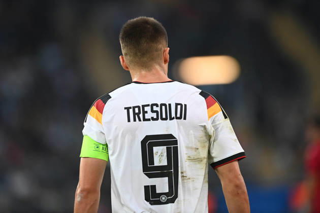 Nicolo TRESOLDI (GER) halbe Figur, Halbfigur, halber Koerper, Einzelbild, angeschnittenes Einzelmotiv, Rueckansicht, Fussball Laenderspiel, U21, U 21 EM-Qualifikation, Deutschland - Georgien 2-0 am 06.10.2026, Schueco-Arena Bielefeld, Â