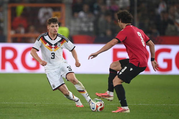 Lukas ULLRICH (GER) gegen Dato BUKIA (GEO) Aktion, Zweikampf, Fussball Laenderspiel, U21, U 21 EM-Qualifikation, Deutschland - Georgien 2-0 am 06.10.2026, Schueco-Arena Bielefeld, Â
