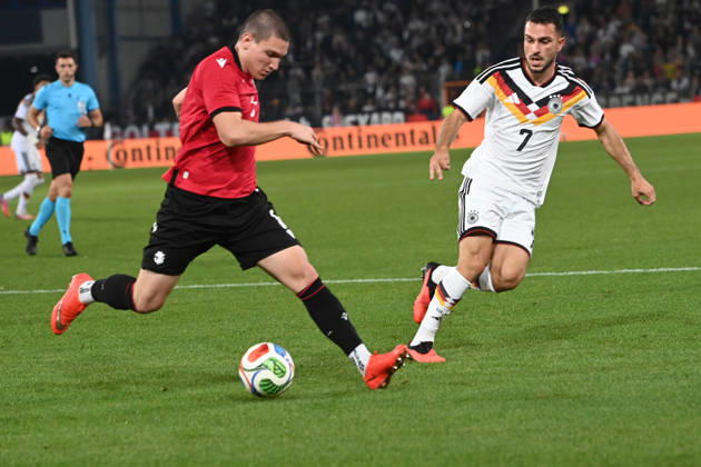 Aleksandre Amisulashvili (GEO) gegen Arijon IBRAHIMOVIC (GER) Aktion, Zweikampf, Fussball Laenderspiel, U21, U 21 EM-Qualifikation, Deutschland - Georgien 2-0 am 06.10.2026, Schueco-Arena Bielefeld, Â