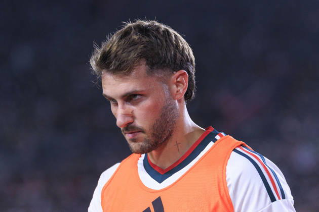 October 6, 2026, Los Angeles, California, USA: Santiago Gimenez 11 of Mexico during an International Friendly, Länderspiel, Nationalmannschaft match against Chile at the Los Angeles Memorial Coliseum on Tuesday October 6, 2026 in Los Angeles, California. Mexico loses to Chile, 0-2. ARIANA RUIZ PI Mexico Vs. Chile - ZUMAp124 20261006_zaa_p124_110 Copyright: xArianaxRuizx