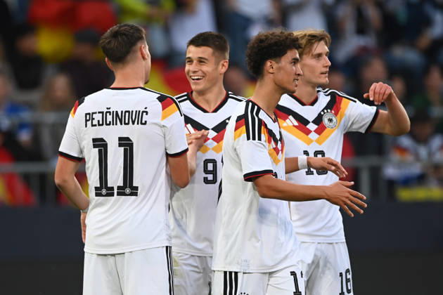 Noah DARVICH (GER) jubelt nach seinem Tor zum 1-0, Jubel, jubeln, Freude, cheers, mit Dzenan PEJCINOVIC (GER), Nicolo TRESOLDI (GER) und Aljoscha KEMLEIN (GER) Fussball Laenderspiel, U21, U 21 EM-Qualifikation, Deutschland - Georgien am 06.10.2026, Schueco-Arena Bielefeld, Â