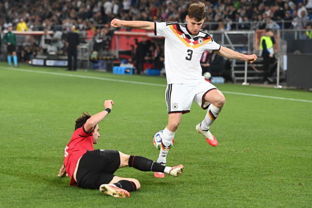 Lukas ULLRICH (GER) gegen Dato BUKIA (GEO) Aktion, Zweikampf, Fussball Laenderspiel, U21, U 21 EM-Qualifikation, Deutschland - Georgien 2-0 am 06.10.2026, Schueco-Arena Bielefeld, Â