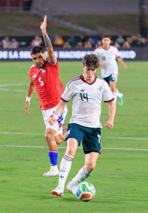 October 6, 2026, Los Angeles, California, USA: Armando Gonzalez 14 of Mexico during an International Friendly, Länderspiel, Nationalmannschaft match against Chile at Los Angeles Memorial Coliseum on Tuesday, October 6, 2026, in Los Angeles, California. Mexico loses to Chile, 0-2. JAVIER ROJAS PI Los Angeles USA - ZUMAp124 20261006_zaa_p124_139 Copyright: xJavierxRojasx