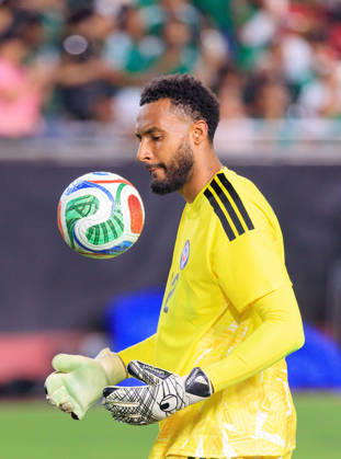 October 6, 2026, Los Angeles, California, USA: Goalkeeper, Lawrence Vigouroux 12 of Chile with the ball during an International Friendly, Länderspiel, Nationalmannschaft match against Mexico at Los Angeles Memorial Coliseum on Tuesday, October 6, 2026, in Los Angeles, California. Mexico loses to Chile, 0-2. JAVIER ROJAS PI Mexico Vs. Peru - ZUMAp124 20261006_zaa_p124_144 Copyright: xJavierxRojasx