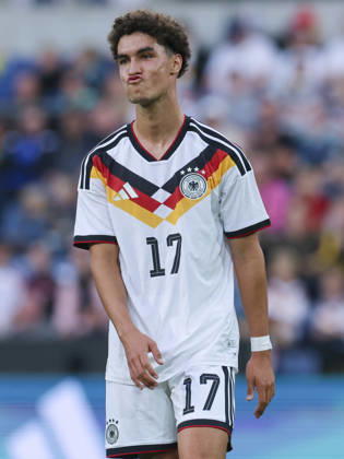 Noah Darvich (Germany) looks dejected during the UEFA Under21 EURO Qualifier, EM, Europameisterschaft between Germany U21, U 21 and Georgia U21 at Almstadion on October 6, 2026 in Bielefeld, Germany. (Photo by Marco Steinbrenner DeFodi Images) -