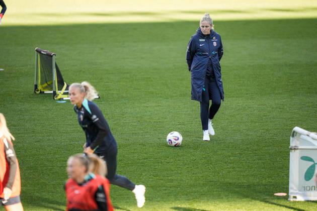 Women s National Soccer Team Prepares for World Cup Qualifiers Oslo, October 7, 2026 National team manager Gemma Grainger during a training session at Ullevaal Stadium, ahead of the World Cup qualifier against Romania. The matches will be played on October 9 at Arcul de Triumf Stadium in Bucharest and on October 13 at Ullevaal Stadium in Oslo. Photo: Beate Oma Dahle, NTB, Oslo, Norway. EDITORIAL USE ONLY. RESTRICTED USE FOR BETTING COMPANIES. Copyright: xBeatexOmaxDahlex xNTBx