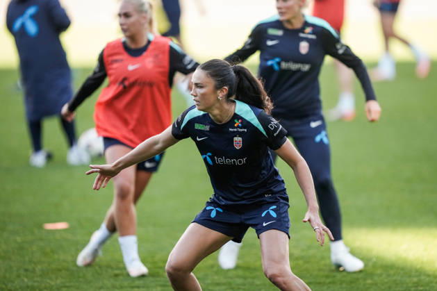 Women s National Soccer Team Prepares for World Cup Qualifiers Oslo, October 7, 2026 Ingrid Syrstad Engen during a training session at Ullevaal Stadium, before the World Cup qualifier against Romania. The matches will be played on October 9 at Arcul de Triumf Stadium in Bucharest and on October 13 at Ullevaal Stadium in Oslo. Photo: Beate Oma Dahle, NTB, Oslo, Norway. EDITORIAL USE ONLY. RESTRICTED USE FOR BETTING COMPANIES. Copyright: xBeatexOmaxDahlex xNTBx