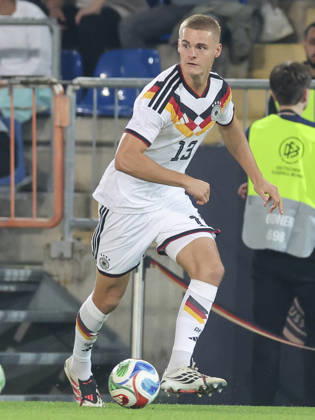 Tom Rothe (Germany) controls the ball during the UEFA Under21 EURO Qualifier, EM, Europameisterschaft between Germany U21, U 21 and Georgia U21 at Almstadion on October 6, 2026 in Bielefeld, Germany. (Photo by Marco Steinbrenner DeFodi Images) -