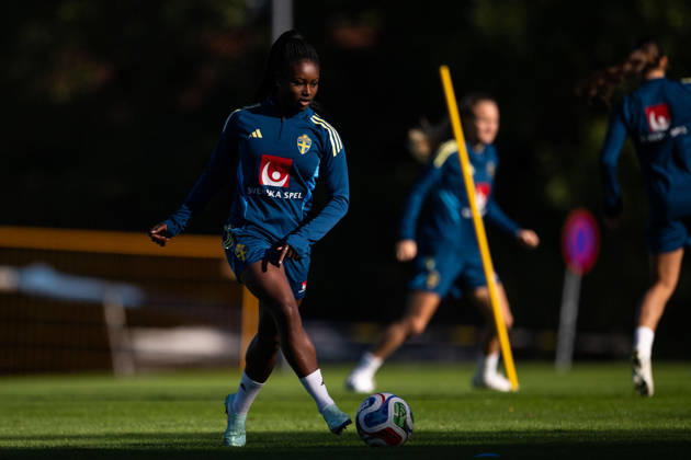 261007 Monica Jusu Bah of the Swedish women s national football team during a training session on October 7, 2026 in Stockholm. Photo: Emma Wallskog BILDBYRAN kod EW EW0716 fotboll football soccer fotball vm-kval kval fifa womens world cup qualifier qualifier träning practice training sverige sweden dam bbeng Copyright: EMMAxWALLSKOG BB261007EW013