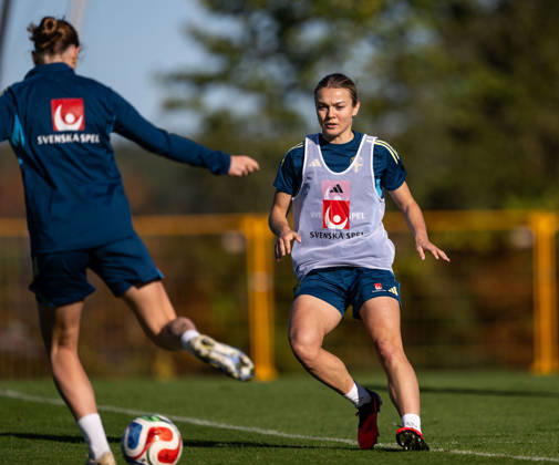 261007 Beata Olsson of the Swedish women s national football team during a training session on October 7, 2026 in Stockholm. Photo: Emma Wallskog BILDBYRAN kod EW EW0716 fotboll football soccer fotball vm-kval kval fifa womens world cup qualifier qualifier träning practice training sverige sweden dam bbeng Copyright: EMMAxWALLSKOG BB261007EW053