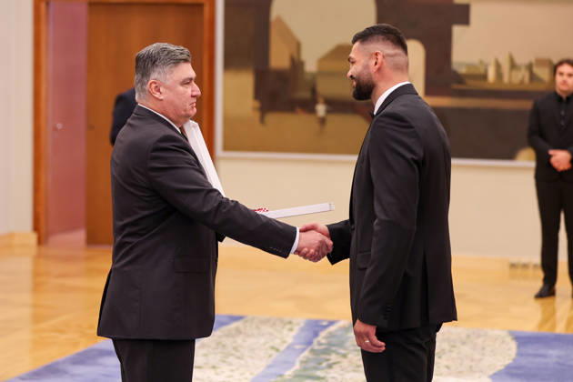 Croatian President Zoran Milanovic Presents Order of Duke Trpimir to Boxer Filip Hrgovic Croatian President Zoran Milanovic presents boxer Filip Hrgovic with the Order of Duke Trpimir with Ribbon and Star during a ceremony at the Office of the President of the Republic of Croatia in Zagreb, Croatia on October 7, 2026. MatijaxHabljak PIXSELL