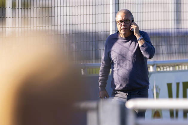 07.10.2026, Fussball, Training des FC Schalke 04. Scout Manfred Manni Dubski (FC Schalke 04). Gelsenkirchen Trainingsgelände FC Schalke 04 NRW Deutschland xRHR-FOTO YYx Copyright: RHR-FOTOx RHR-FOTO YY