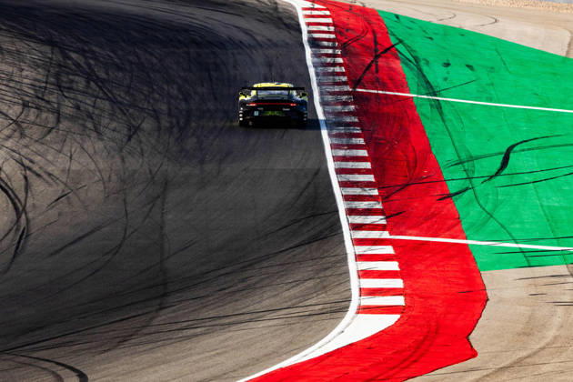 AUTO - ELMS - 4 HOURS OF PORTIMAO 2026 77 BERRY Martin (sgp), VAN EIJNDHOVEN Huub (ned), KING Harry (gbr), Proton Competition, Porsche 911 GT3 R LMGT3, LMGT3, action during the 4 Hours of Portimao 2026, 6th round of the 2026 European Le Mans Series on the Autodromo Internacional do Algarve from October 8 to 10, 2026 in Portimao, Portugal - Copyright: xJoaoxFilipex