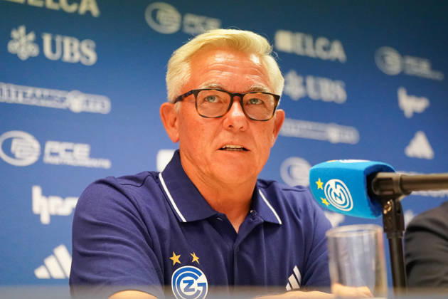 Schweiz, Zürich: Fussball - Grasshopper Club Zürich Vorstellung von Cheftrainer Olaf Janßen Pressekonferenz (Zürich) - Mimik, Gesichtsausdruck, Emotion, Pressekonferenz, Medien Copyright: xJOERANxSTEINSIEKx