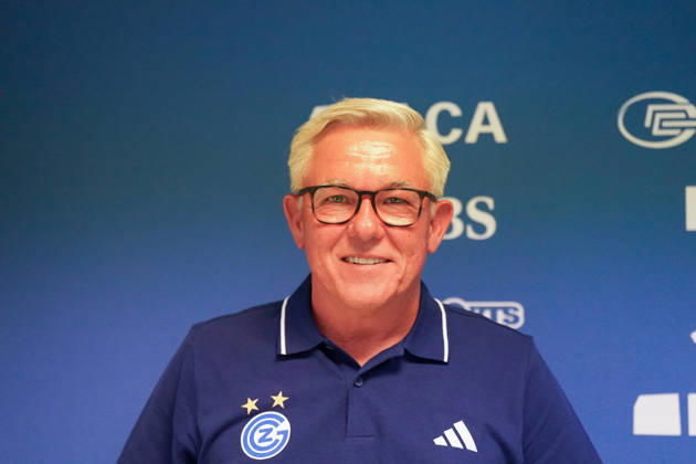 Schweiz, Zürich: Fussball - Grasshopper Club Zürich Vorstellung von Cheftrainer Olaf Janßen Pressekonferenz (Zürich) - Mimik, Gesichtsausdruck, Emotion, Pressekonferenz, Medien, Portraitfoto, Portrait, Einzelaufnahme, Porträt Copyright: xJOERANxSTEINSIEKx