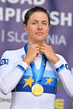 Switzerland s Marlen Reusser celebrates on the podium after winning the Women Elite Individual Time Trial race (22km) at the cycling UEC Road European Championships, in Ljubljana, Slovenia, on Wednesday 7 October 2026. The UEC Road European Championships are taking place from 02 to 07 October in Ljubljana, Slovenia. DAVIDxPINTENS x189053693x