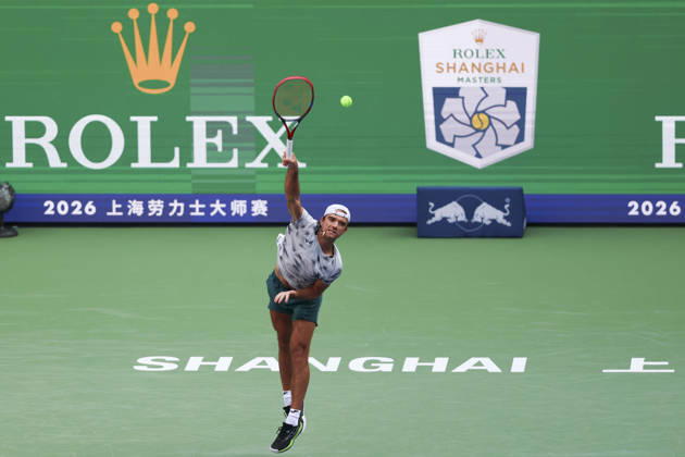 (261007) -- SHANGHAI, Oct. 7, 2026 -- Tomas Machac serves during the men s singles first round match between Zhang Zhizhen of China and Tomas Machac of the Czech Republic at the 2026 ATP, Tennis Herren tour Shanghai Masters tennis tournament in Shanghai, China, Oct. 7, 2026. ) (SP)CHINA-SHANGHAI-TENNIS-SHANGHAI MASTERS-MEN S SINGLES (CN) WangxXiang
