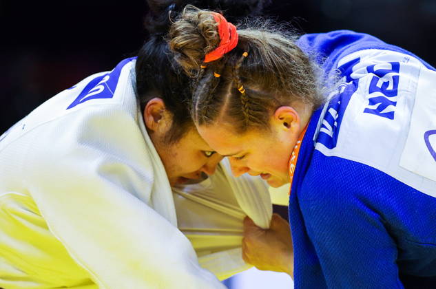 AZERBAIJAN, BAKU - OCTOBER 7, 2026: Lkhagvatogoogiin Enkhriilen (L) of Mongolia and Joanne van Lieshout of the Netherlands compete in the women’s -63 kg category at the National Gymnastics Arena during the 2026 World Judo Championships. Mikhail Sinitsyn TASS 98913996