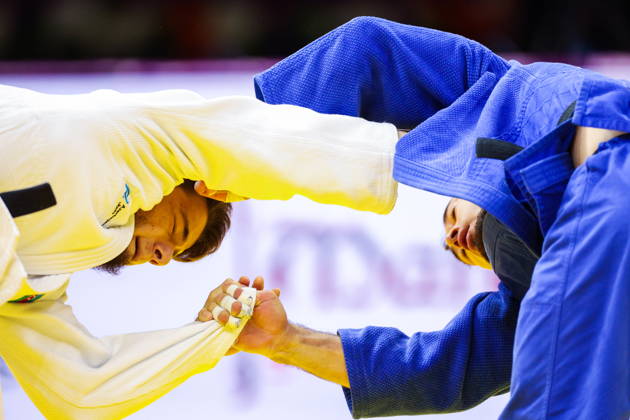 AZERBAIJAN, BAKU - OCTOBER 7, 2026: Omar Radzhabli (L) of Azerbaijan and Abylaikhan Zhubanazar of Kazakhstan compete in their -81 kg bout as part of the 2026 World Judo Championships at the National Gymnastics Arena. Mikhail Sinitsyn TASS 98914690