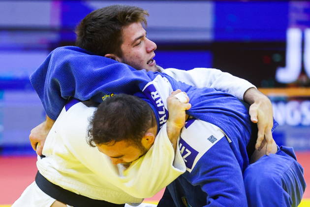 AZERBAIJAN, BAKU - OCTOBER 7, 2026: Omar Radzhabli (L) of Azerbaijan and Abylaikhan Zhubanazar of Kazakhstan compete in their -81 kg bout as part of the 2026 World Judo Championships at the National Gymnastics Arena 2026 World Judo Championships In Baku - ZUMAt113 20261007_zaa_t113_444 Copyright: xMikhailxSinitsynx