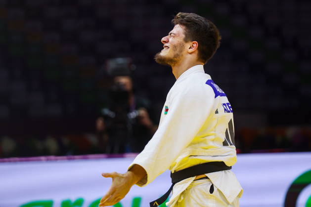 AZERBAIJAN, BAKU - OCTOBER 7, 2026: Omar Radzhabli of Azerbaijan wins Abylaikhan Zhubanazar of Kazakhstan in their -81 kg bout as part of the 2026 World Judo Championships at the National Gymnastics Arena. Mikhail Sinitsyn TASS 98915556
