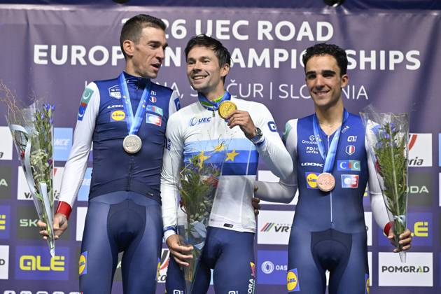 UEC 2026 Road European Championships Ljubljana 07 10 2026 SENCUR, SLOVENIA - OCTOBER 07 : silver medal Armirail Bruno (FRA), gold medal Roglic Primoz (SLO) and bronze medal Decomble Maxime (FRA) pictured during the podium ceremony of the Men Elite Individual Time Trial at the 2026 UEC Road European Championships. An UCI Continental Championships time trial cycling race with start and finish in Sencur on October 7, 2026 in Sencur, Slovenia, 07 10 2026 Sencur Slovenia  Copyright: xJanxDexMeuleneirx